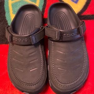 Men’s size 7 leather top crocs